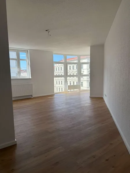 Komplett saniert: 2-Zimmer-Wohnung mit Fahrstuhl im Kaskelkiez, nur wenige Minuten zum Ostkreuz — photo 1